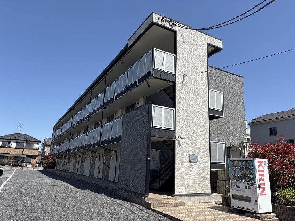 Main exterior of leopalace Azalea Casa