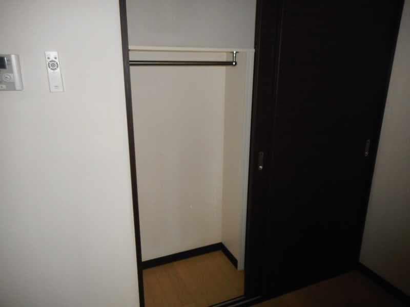 Room image 16
