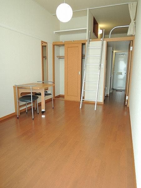 Preview interior of leopalace Fille II