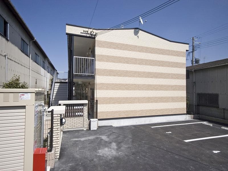 Main exterior of leopalace Takefuchi Higashi