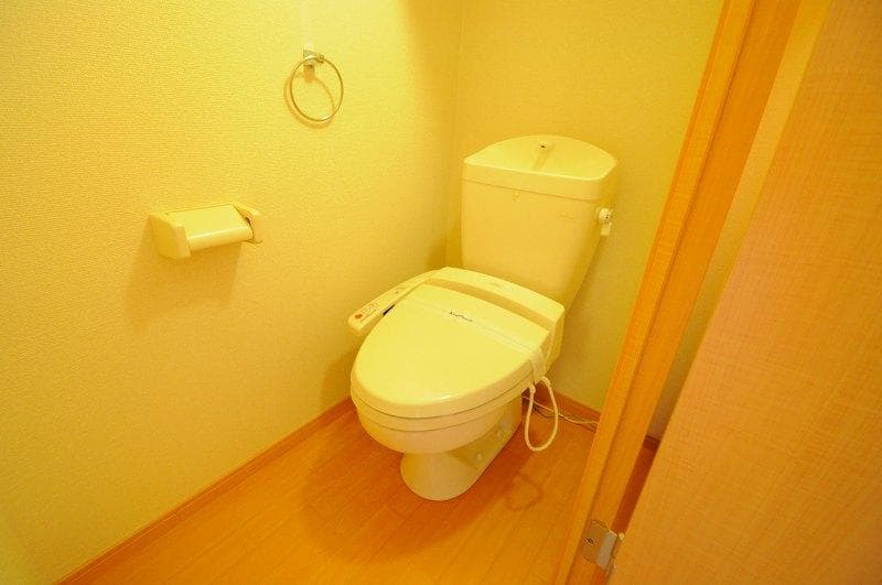 Room image 8