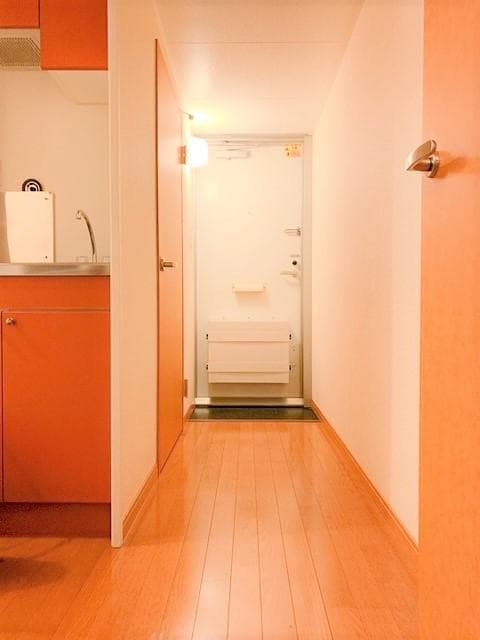 Room image 8