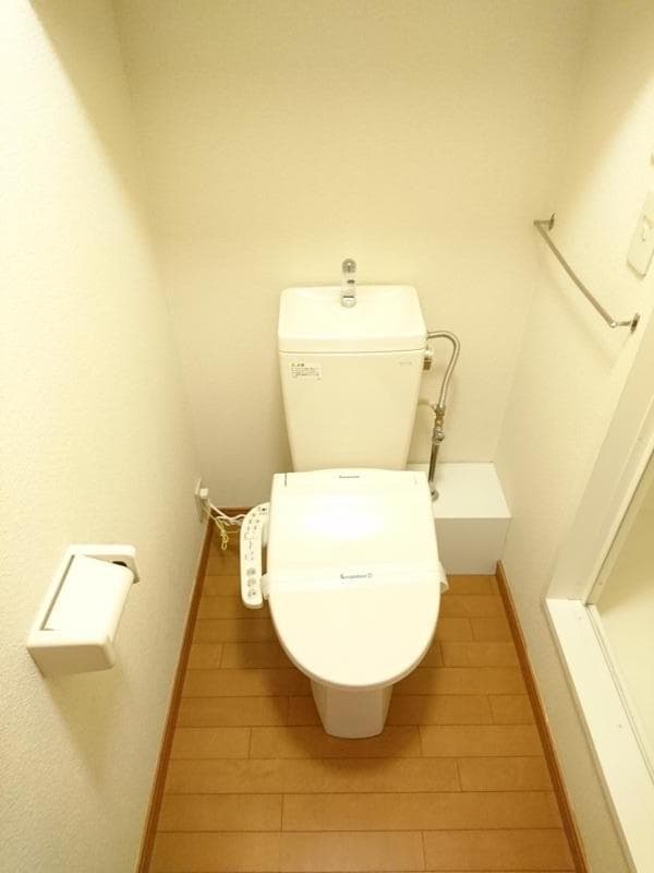 Room image 8