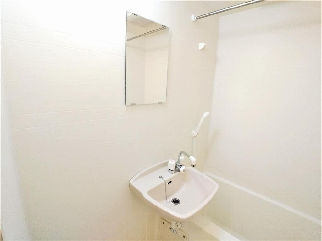 Room image 15