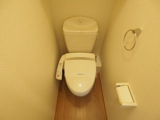 Room image 8