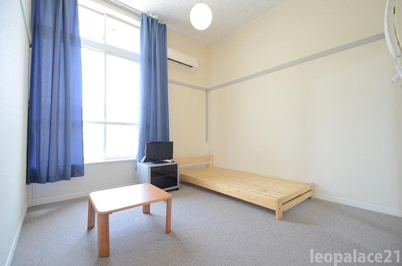 Room image 11