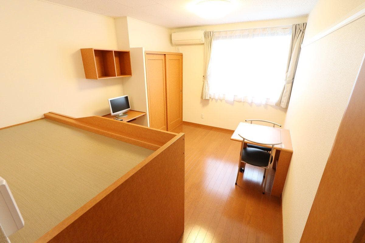 Preview interior of leopalace Green Leaf