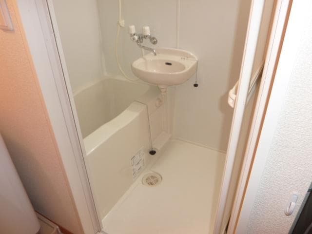 Room image 8