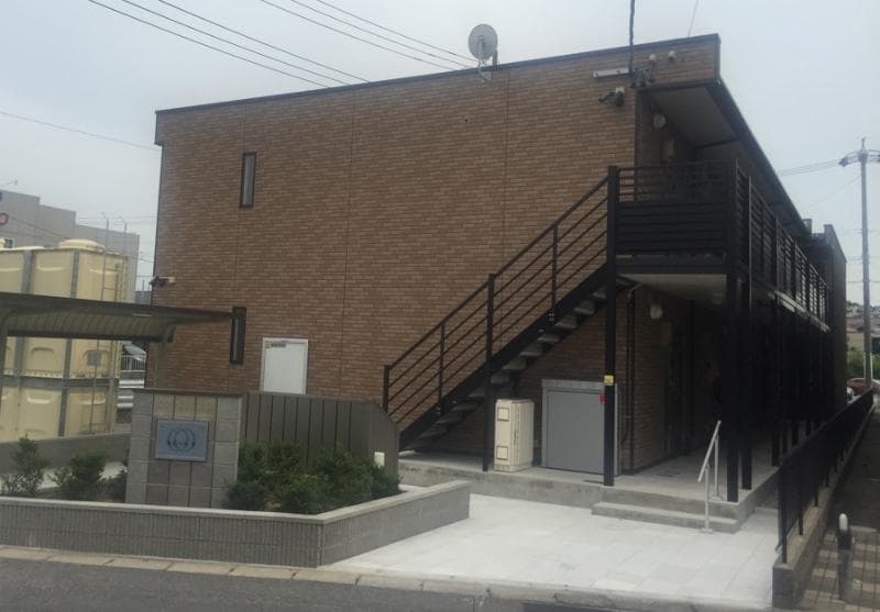 Main exterior of LEONEXT Higashi Tatsumi II