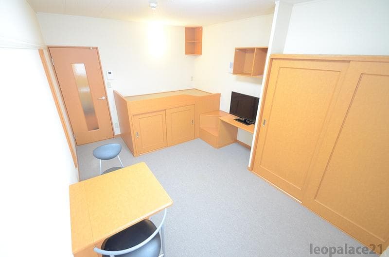 Room image 13
