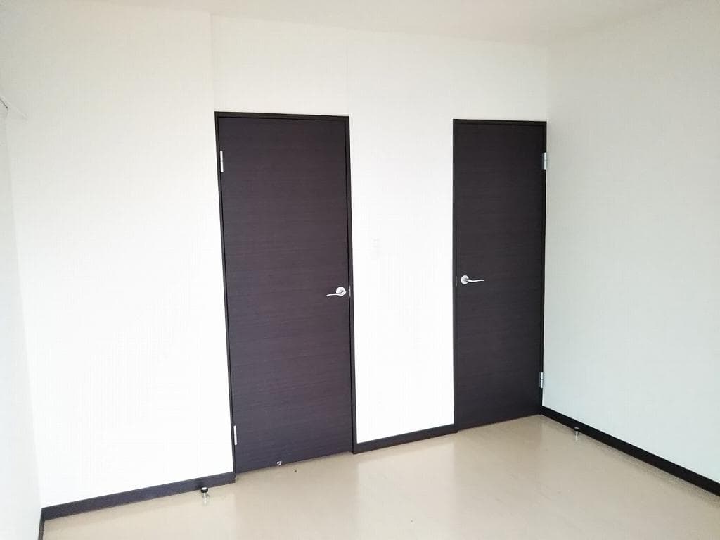 Preview interior of LEONEXT Mint