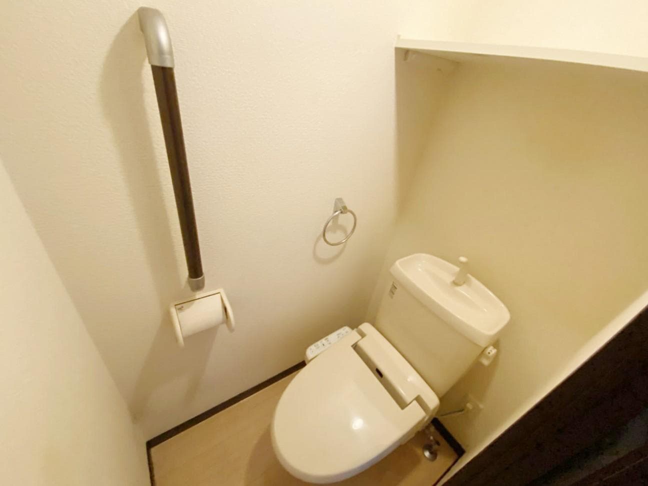 Room image 9