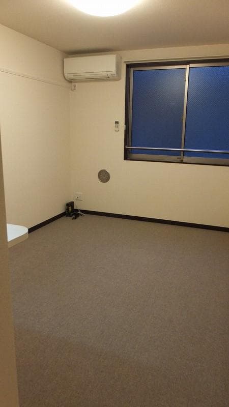 Room image 12
