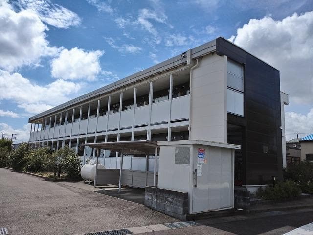 Main exterior of leopalace Cerezo