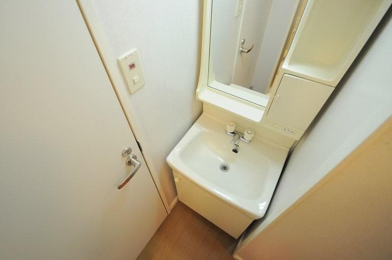 Room image 16