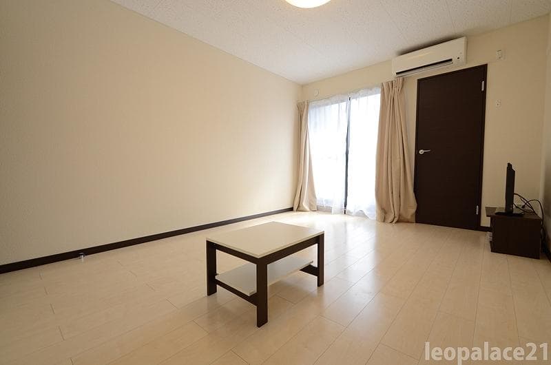 Preview interior of LEONEXT With Happiness