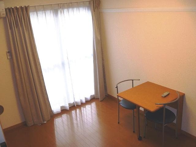Room image 13
