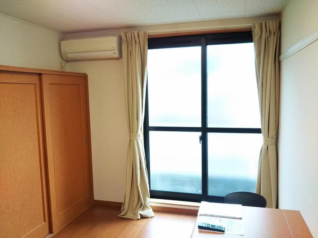 Room image 9