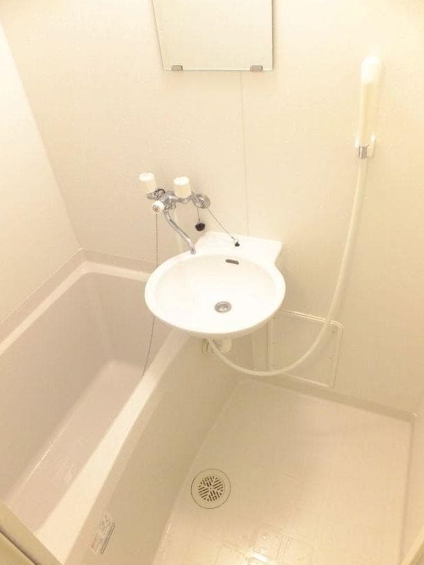 Room image 12