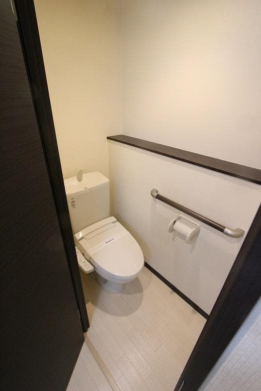 Room image 8