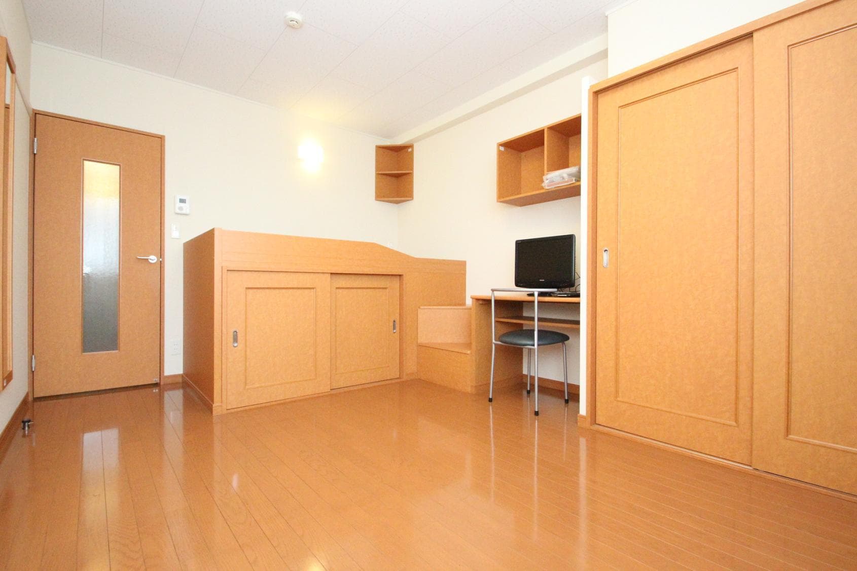 Room image 8