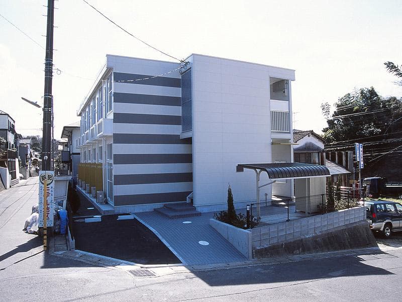 Main exterior of leopalace Camellia Rokubankan