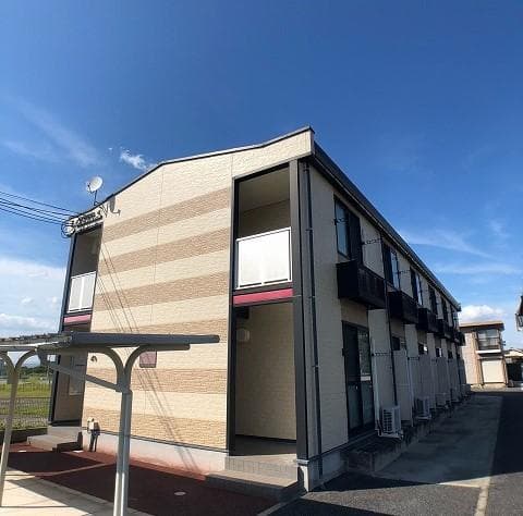 Main exterior of leopalace Choucre Yamato Sakurai