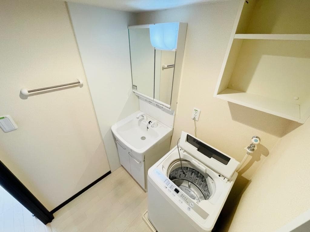 Room image 13
