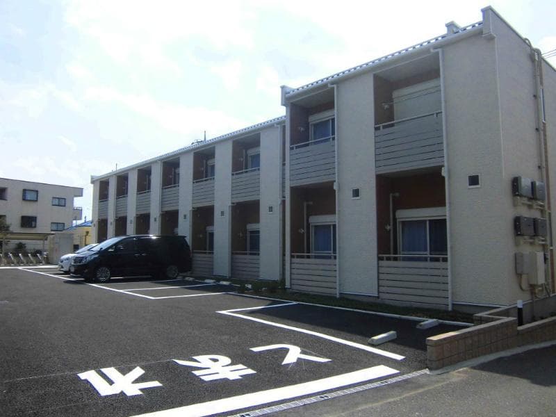 Main exterior of LEONEXT Corpo Chijyun