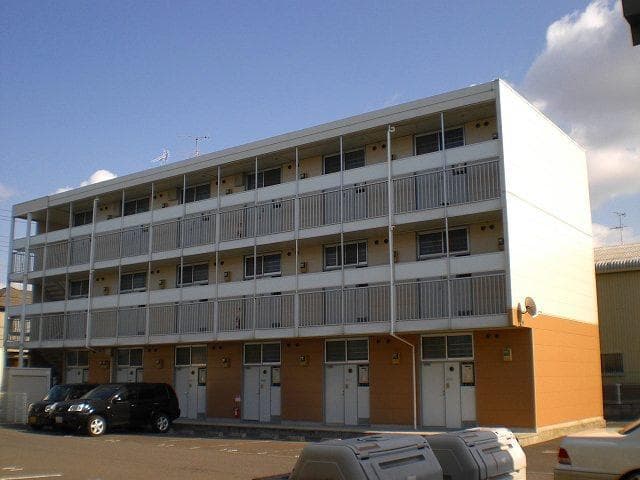 Main exterior of leopalace Van