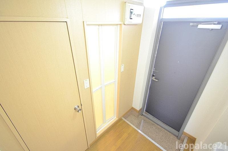 Room image 10
