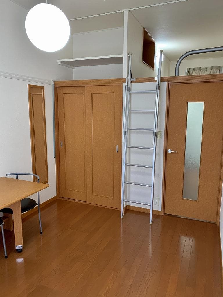 Room image 10