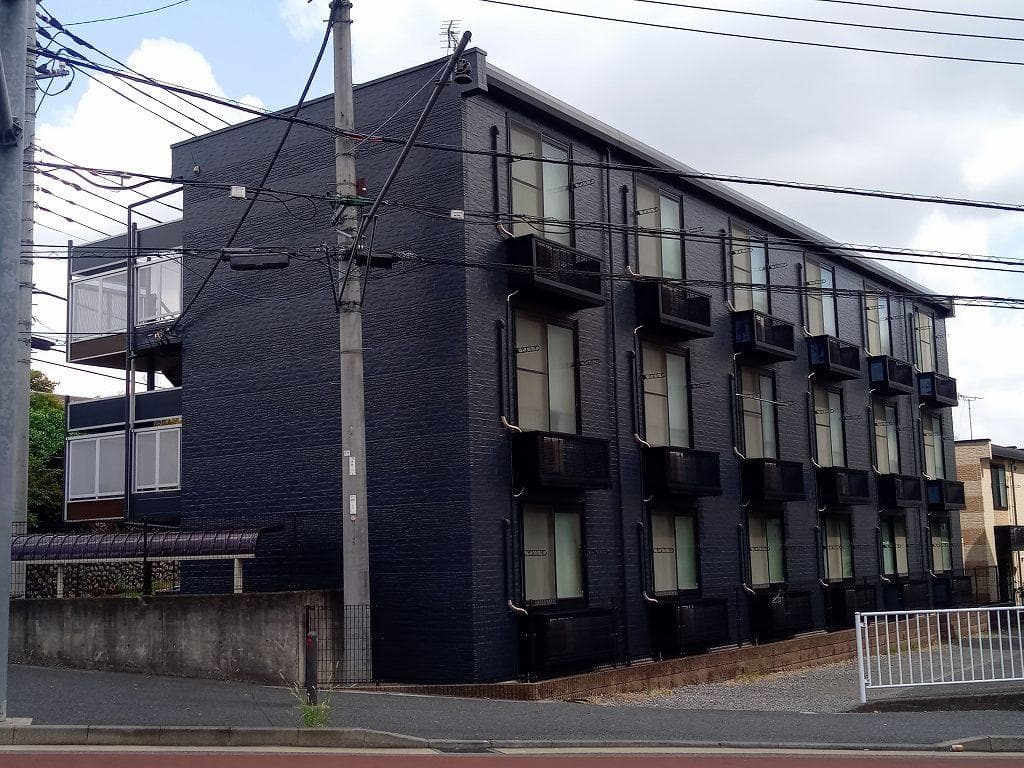 Main exterior of leopalace River Field