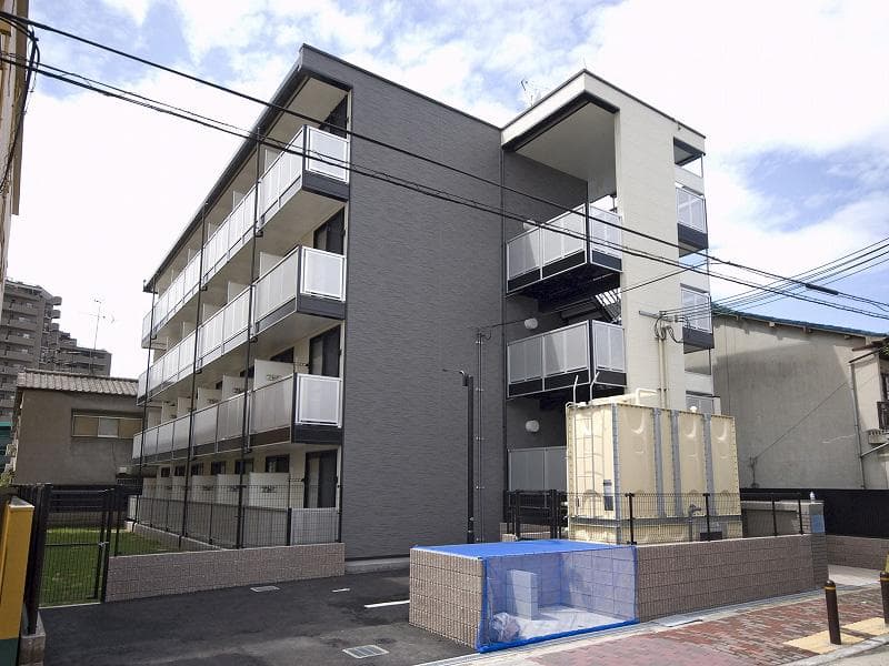 Main exterior of leopalace Komekome