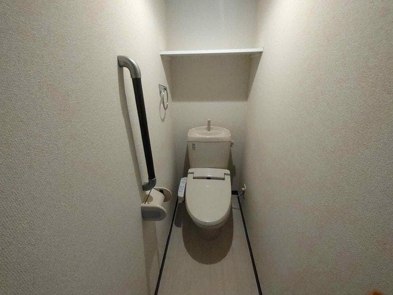 Room image 8