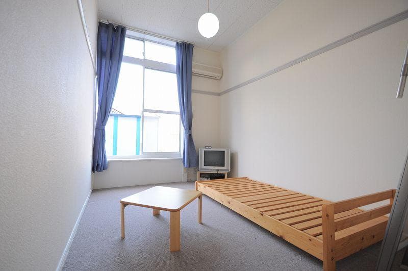 Room image 9