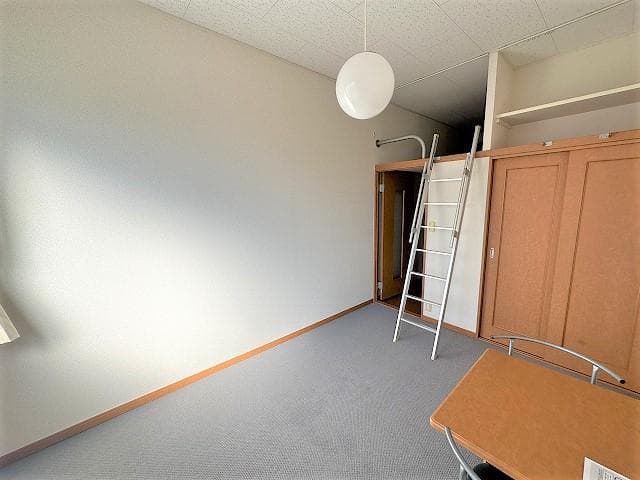 Room image 11