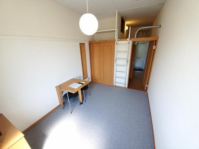 Room image 9