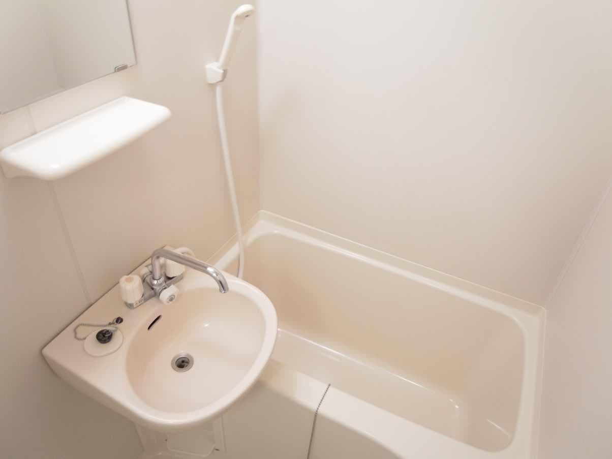 Room image 8