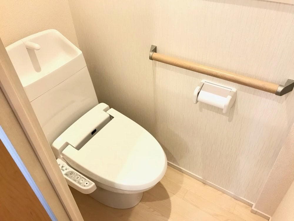 Room image 8