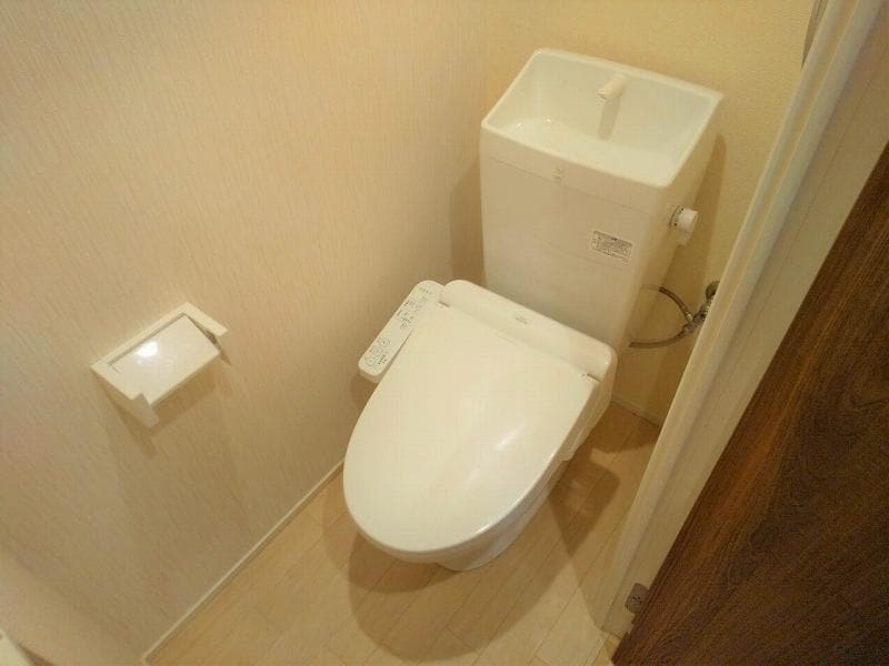 Room image 9