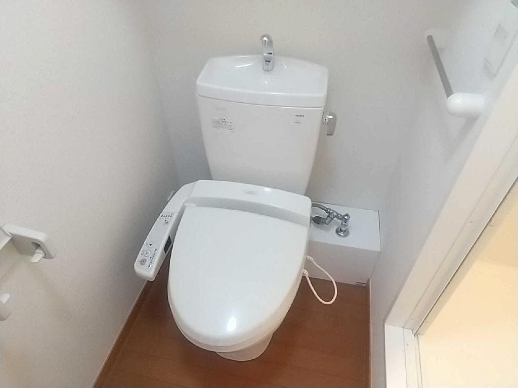 Room image 8