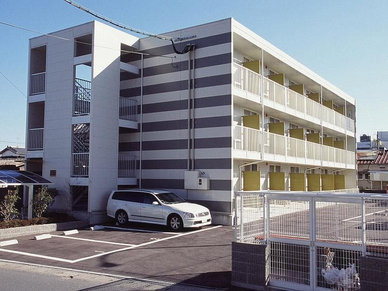 Main exterior of leopalace Urashi II