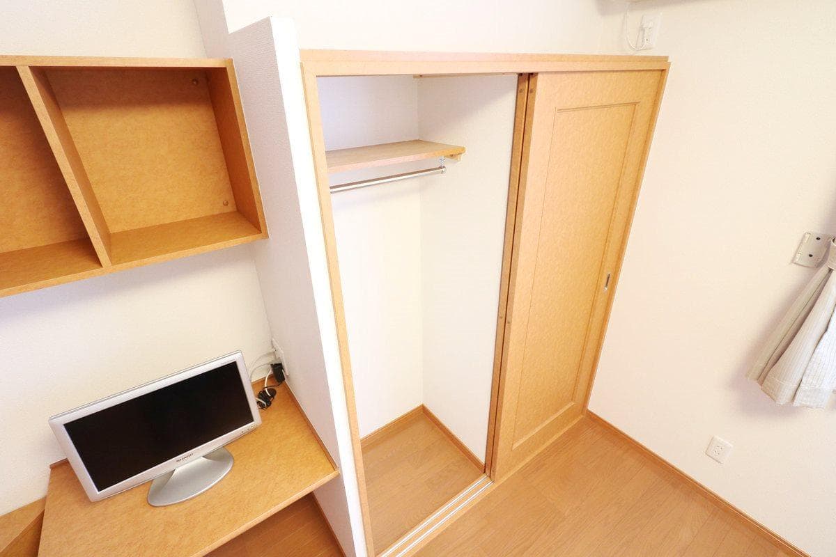 Room image 8
