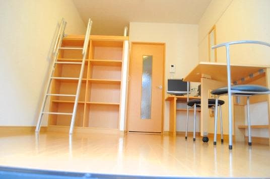 Room image 16