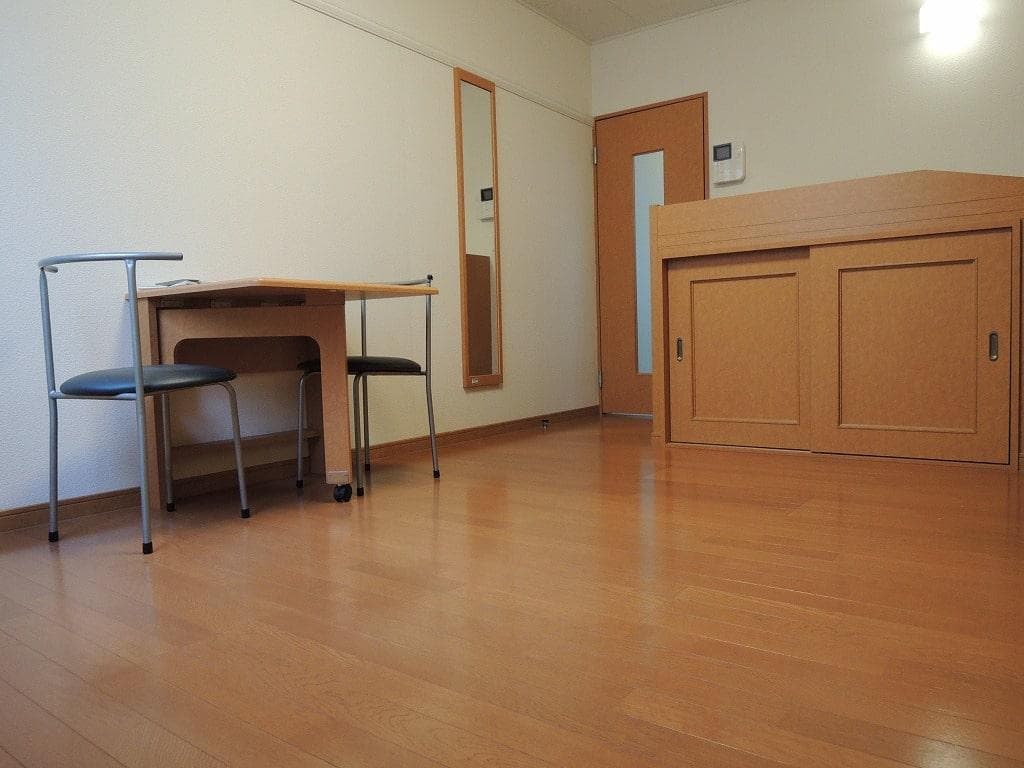 Room image 16