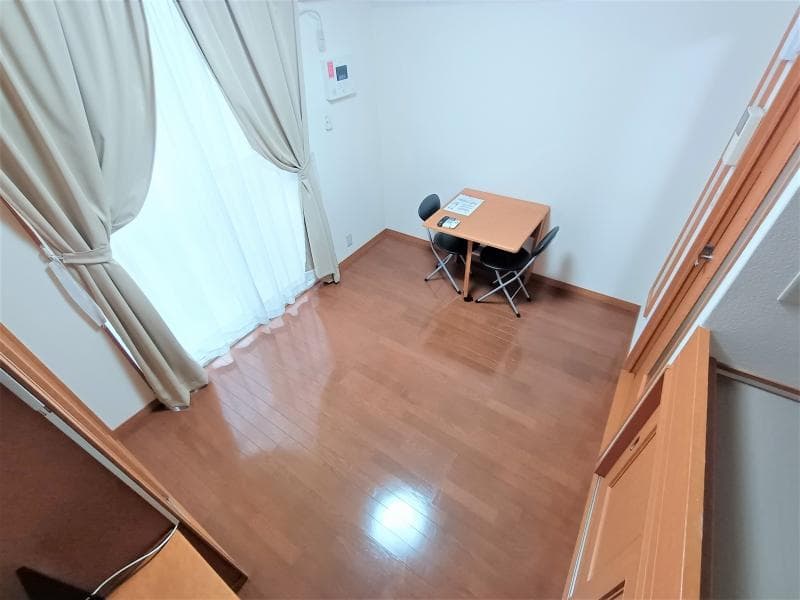 Room image 8