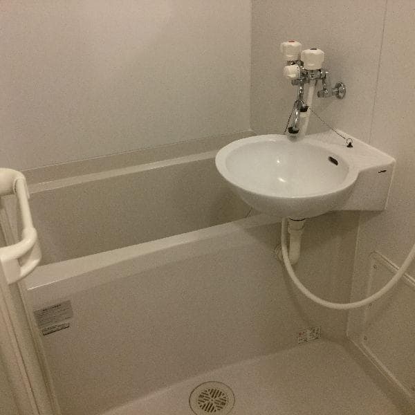 Room image 8