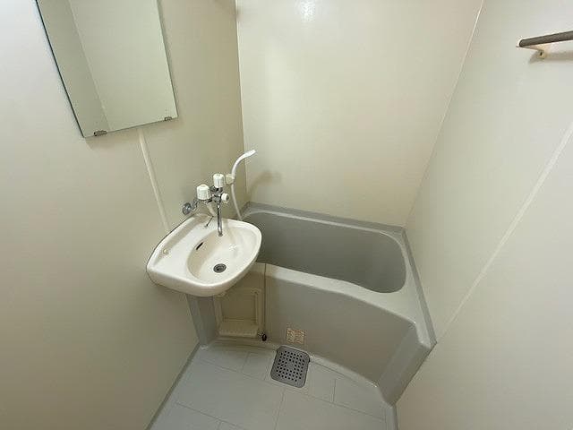 Room image 13