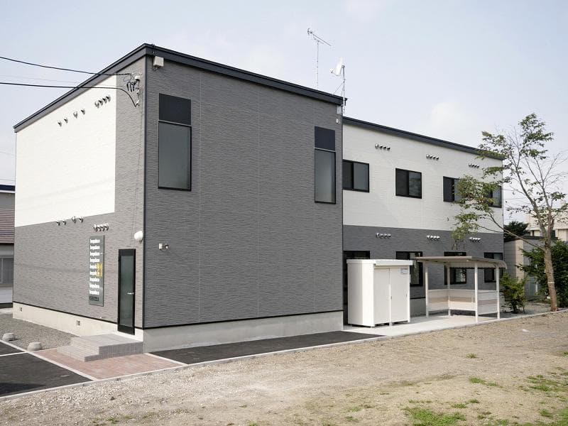 Main exterior of leopalace Onfleur